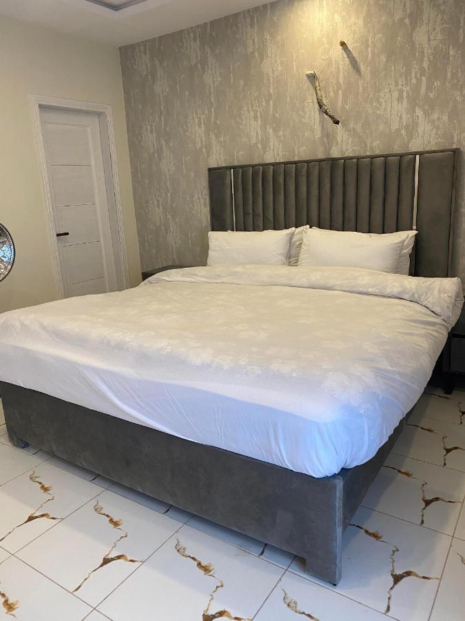 Luxe Suites Bahria Town Lahore Exteriér fotografie