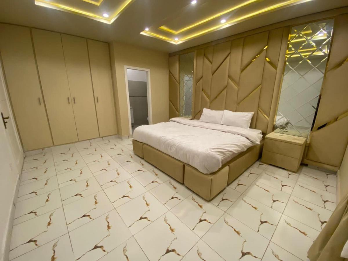 Luxe Suites Bahria Town Lahore Exteriér fotografie
