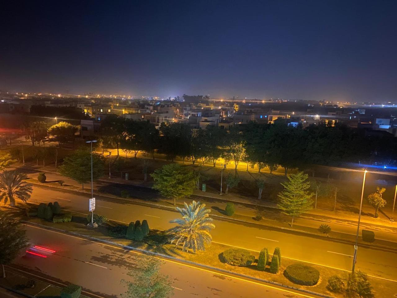 Luxe Suites Bahria Town Lahore Exteriér fotografie