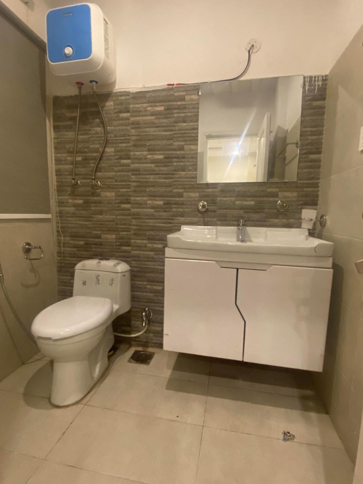 Luxe Suites Bahria Town Lahore Exteriér fotografie